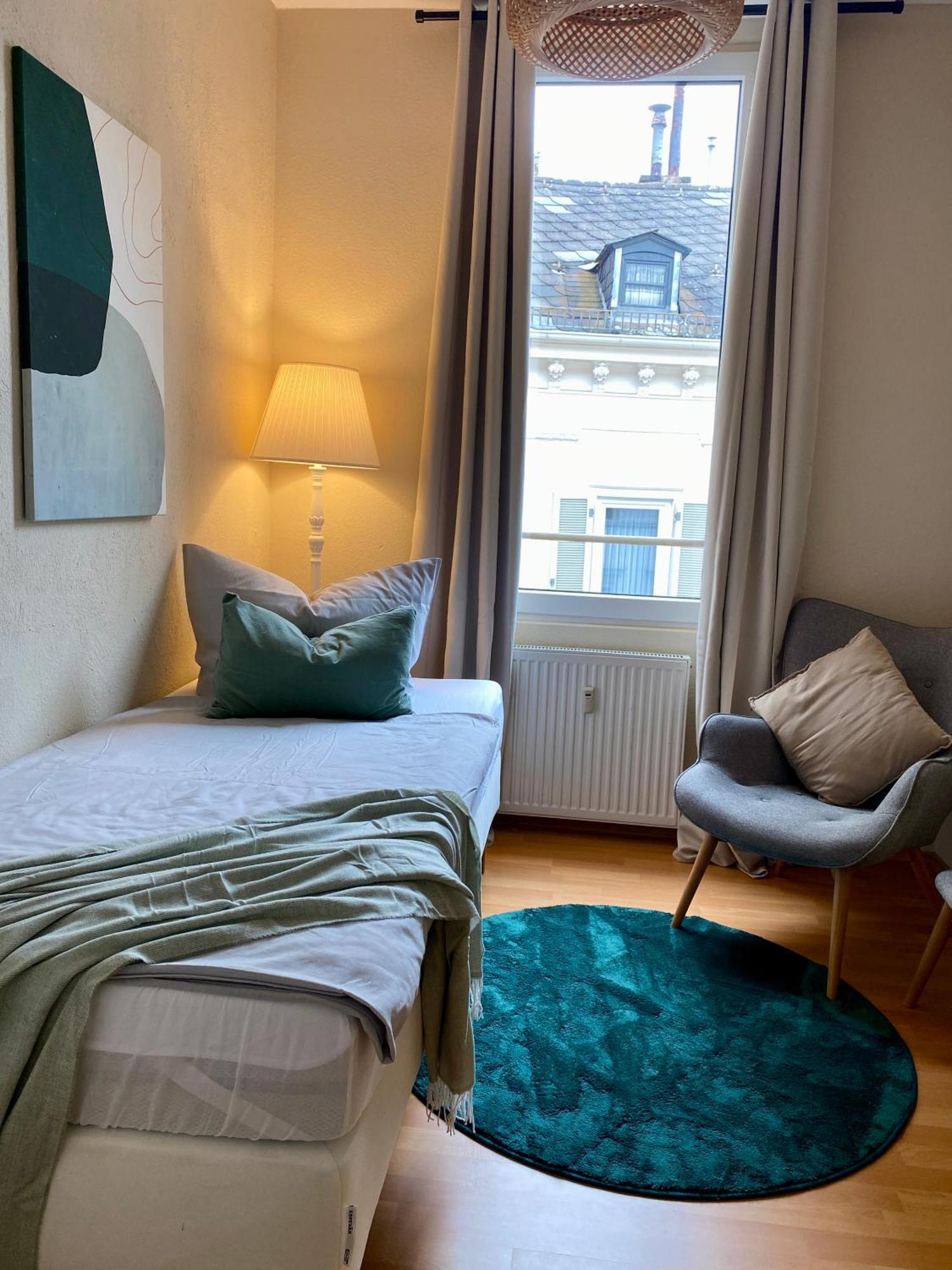 Apartment Ba Em